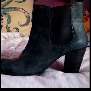 Steve Madden - Heeled Ankle Boot in black - Size 8.5